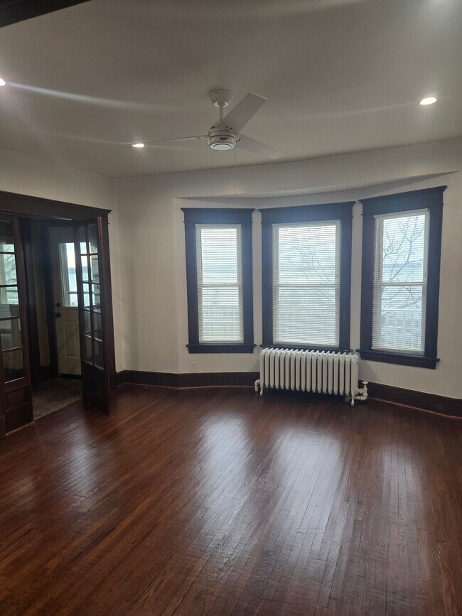Foto del edificio - 2425 Niagara St