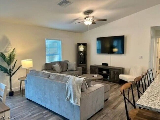 Foto del edificio - 3462 NE 10th Pl