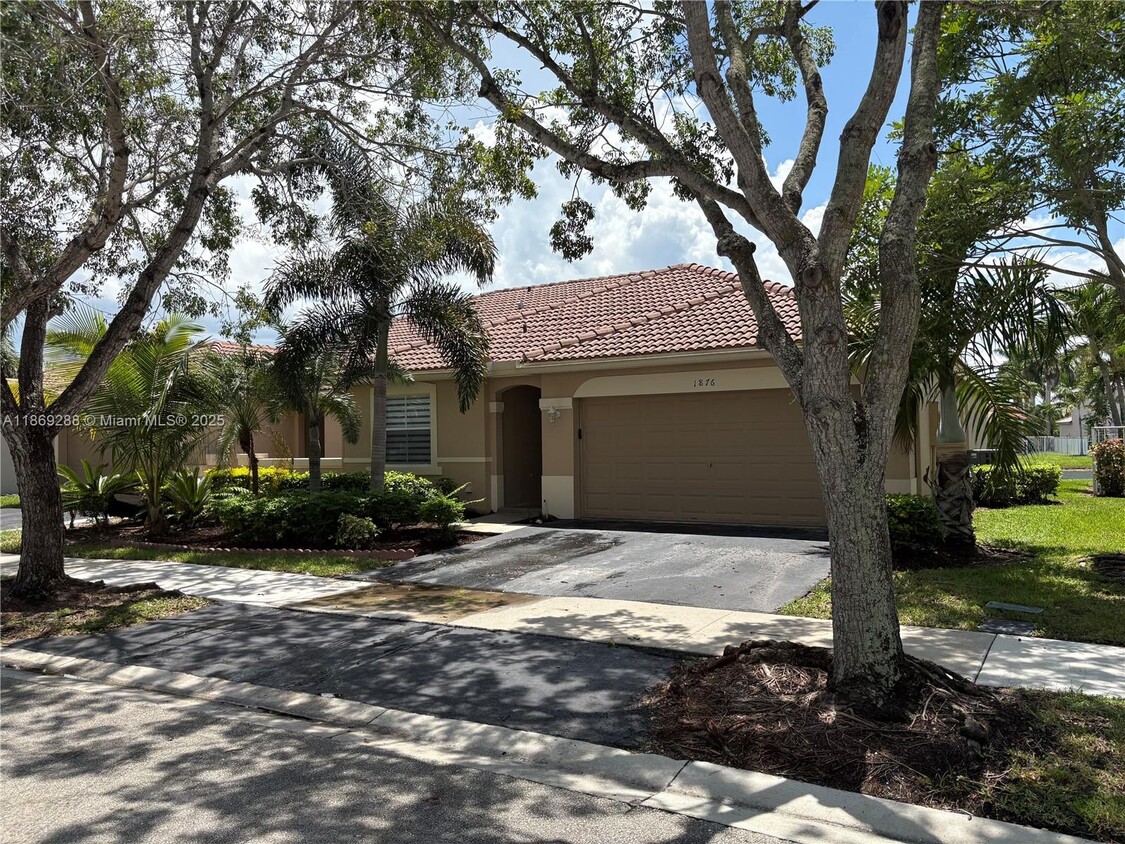 Foto principal - 1876 Andromeda Ln