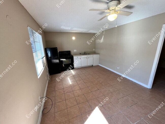 Foto del edificio - 925 Shallowford Rd