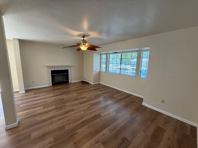 Building Photo - Large Corner Lot
