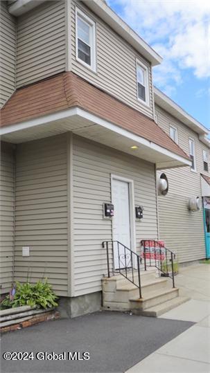 Building Photo - 469 Delaware Ave