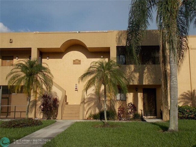 Building Photo - 159 Lakeview Dr