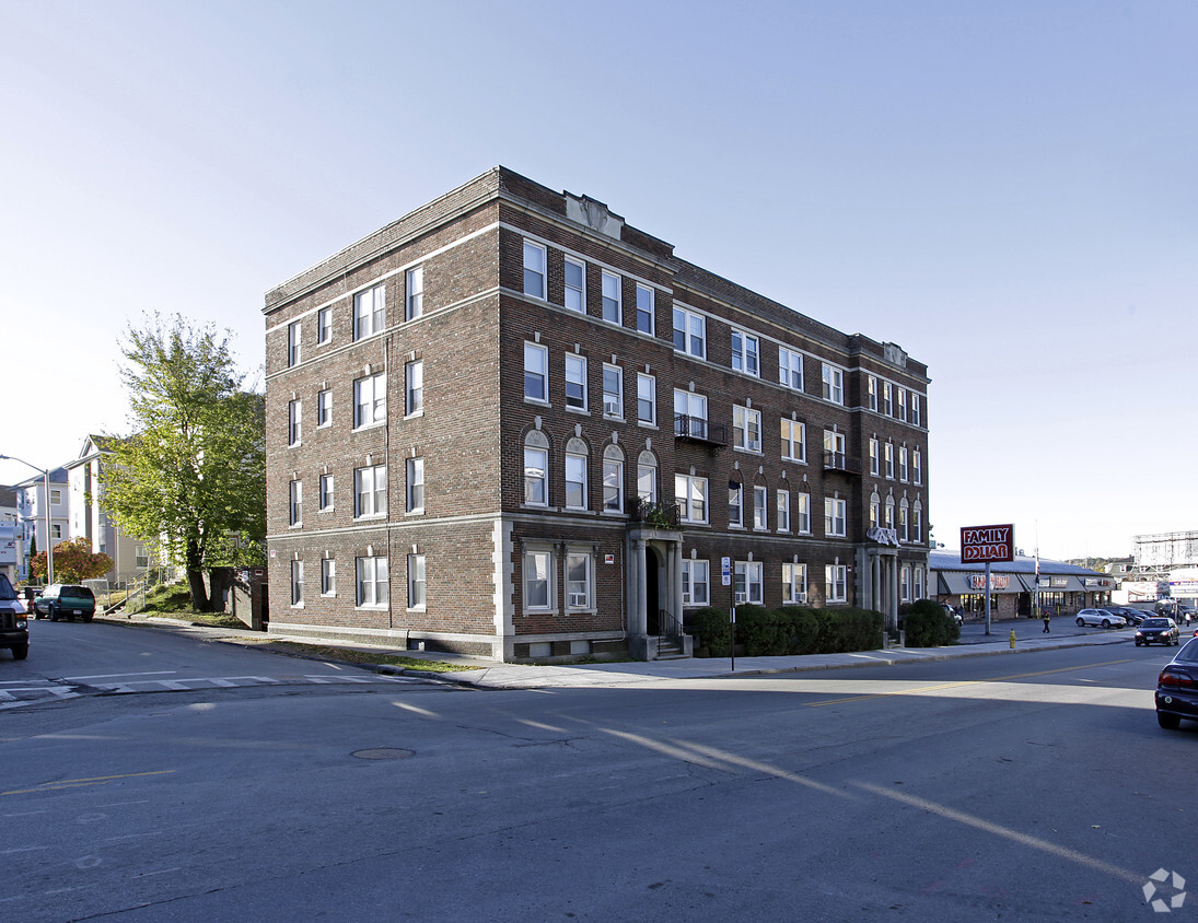 Primary Photo - LandMark Apartments