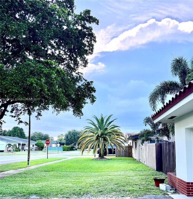 Foto del edificio - 7321 SW 11th St