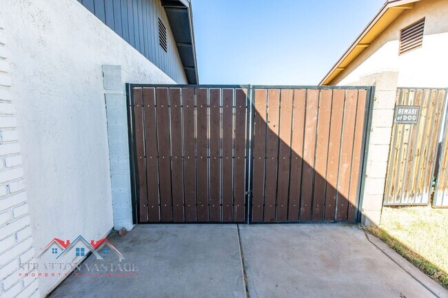 Foto del edificio - 2526 E Juanita Ave