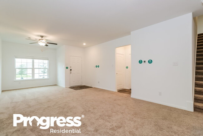Building Photo - 132 Riverdale Dr