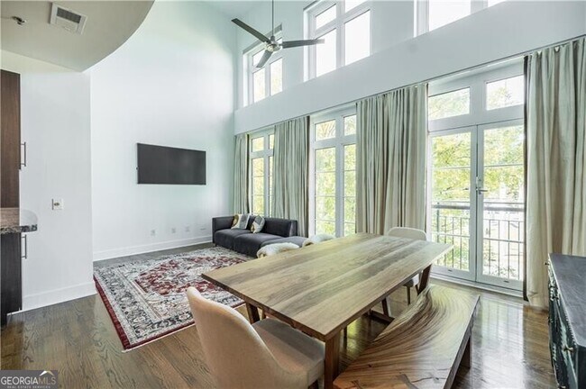 Foto del edificio - 1221 Caroline St NE