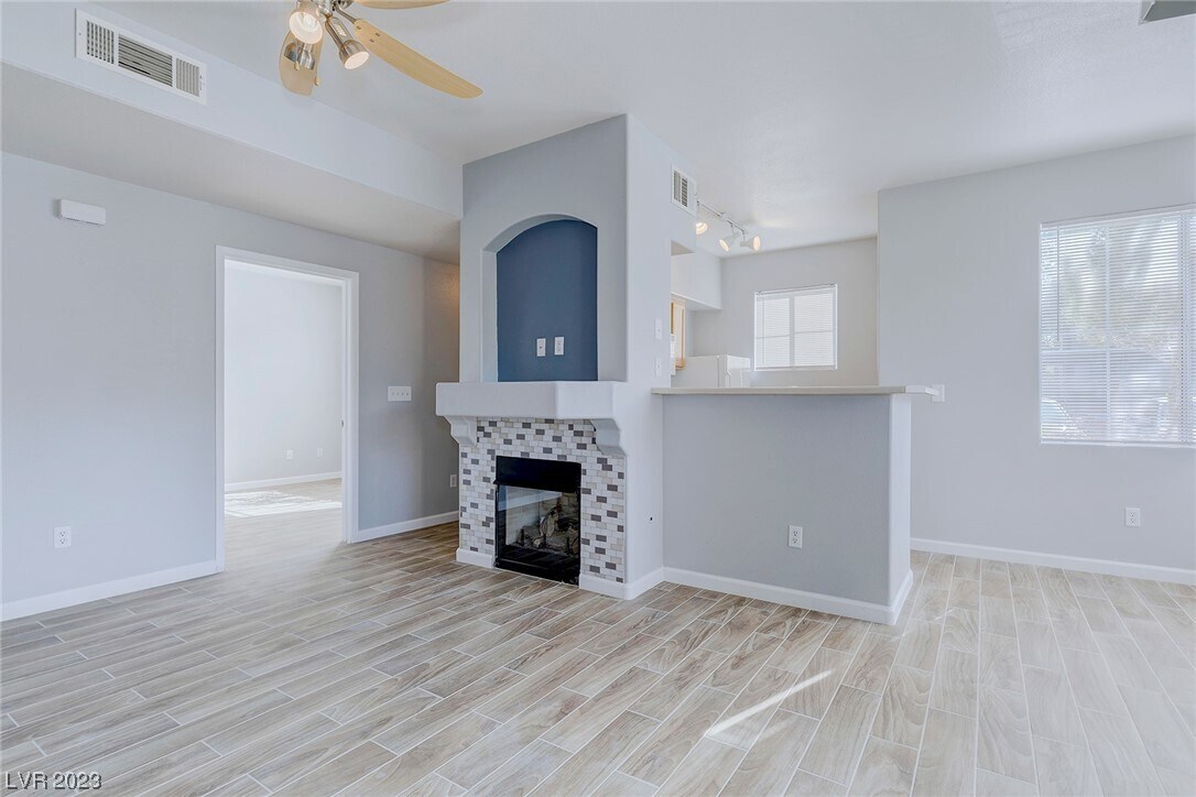 Foto principal - 9050 W Warm Springs Rd