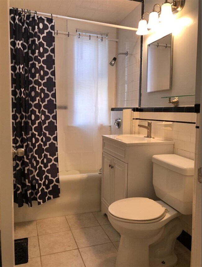 Foto del edificio - 77 Lyman Ave