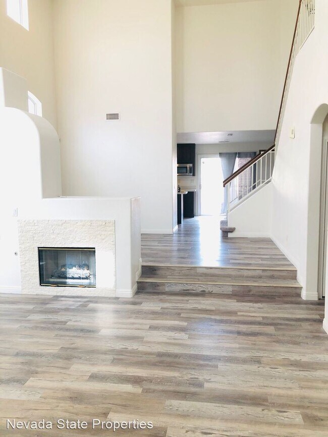 Building Photo - 4 br, 2.5 bath House - 3428 Crystal Tower ST