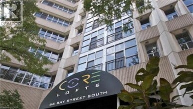 Building Photo - 66 Bay St S