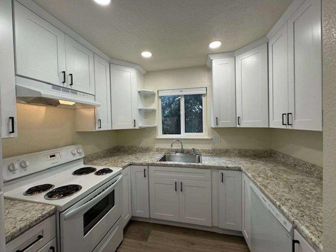 2344 Progress Ave Unit A, Eureka, CA 95501 Room for Rent in Eureka