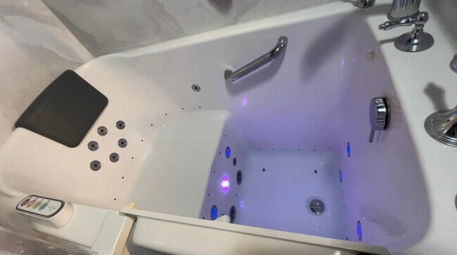 Foto del edificio - 230 Karel Ave