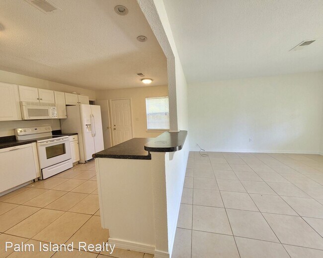 Foto del edificio - 5 br, 1.5 bath House - 215 Combs Manor Ct
