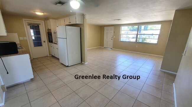 Building Photo - Cozy 2 Bed/1Bath Home in New Port Richey