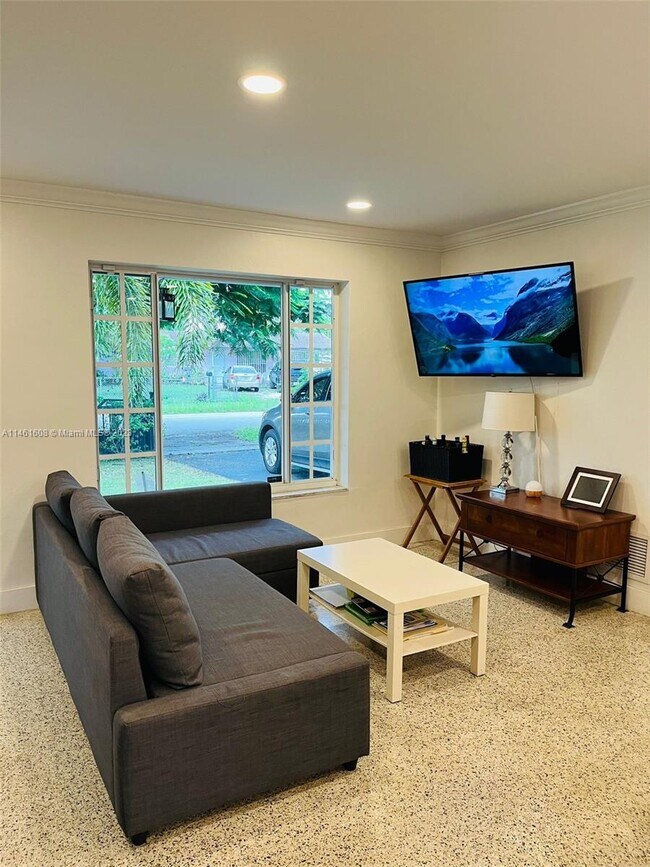 Foto del edificio - 18025 NW 49th Ave