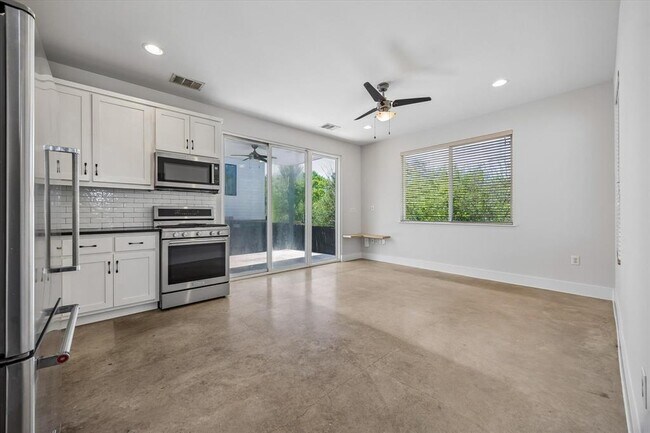 Foto del edificio - 1182 Ridgeway Dr