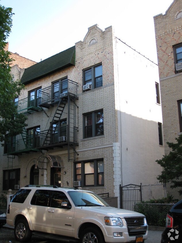 Primary Photo - 43-35 40th St