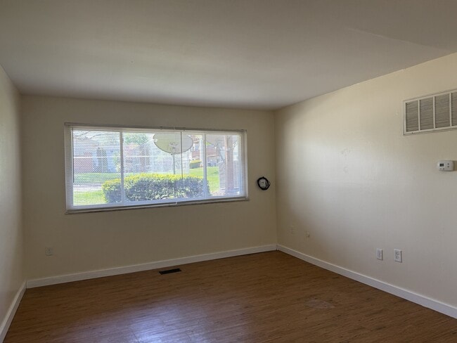 Photo - 5605 Coach Dr E Townhome