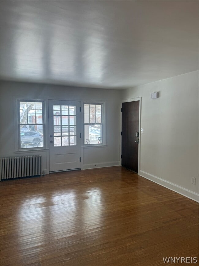 Building Photo - 153 Park Dr