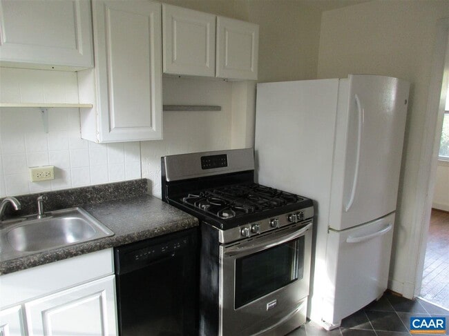 Building Photo - 1408 Gentry Ln