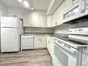 Building Photo - 9357 SW 77th Ave