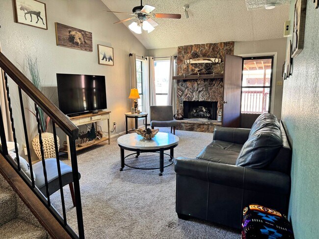 Building Photo - Fully Furnished Two Bedroom Townhome- Avai...
