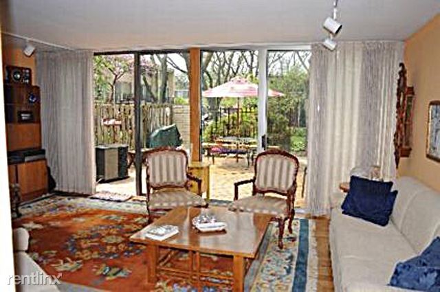 Foto del edificio - 4 br, 3.5 bath Townhome - 830 S. ADA