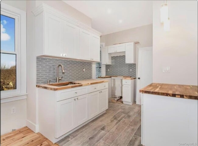 Building Photo - 154 Woodworth Ave