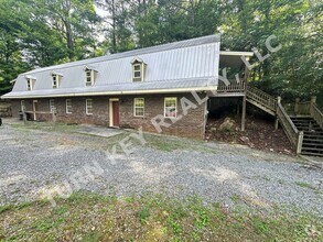 Building Photo - 110 Clay Dr