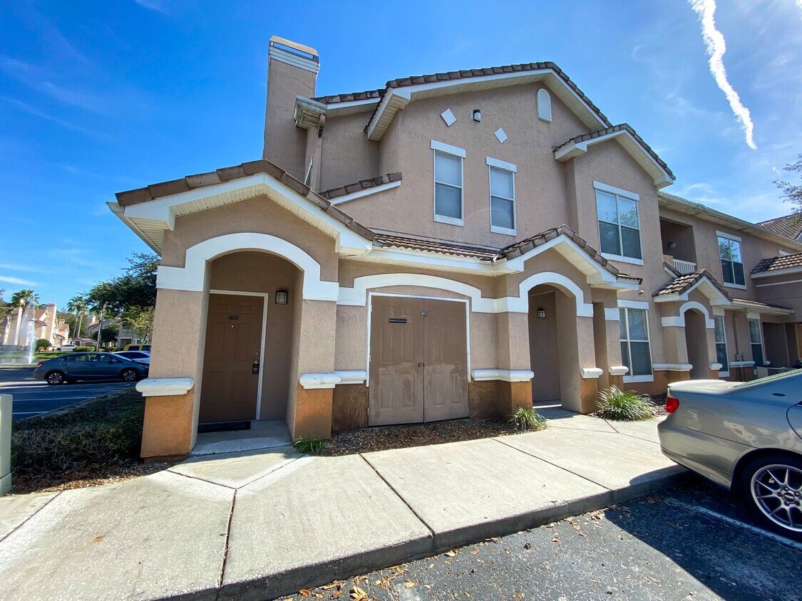Primary Photo - 2 Bedroom, 2 bathroom Townhouse for Rent i...