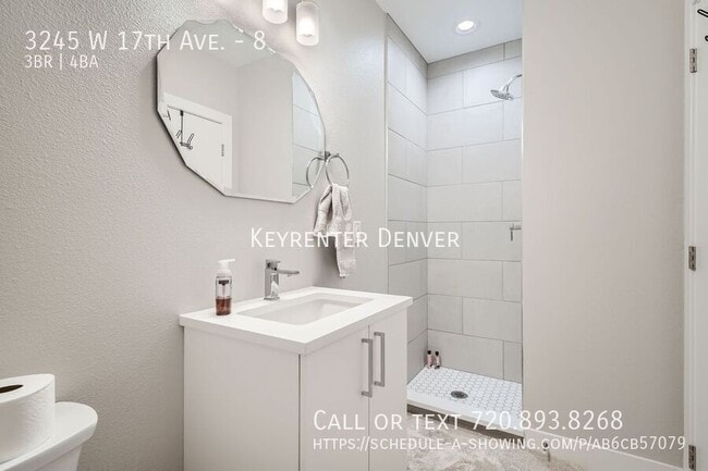 Building Photo - Stunning 3-Bedroom Townhouse with Spectacu...