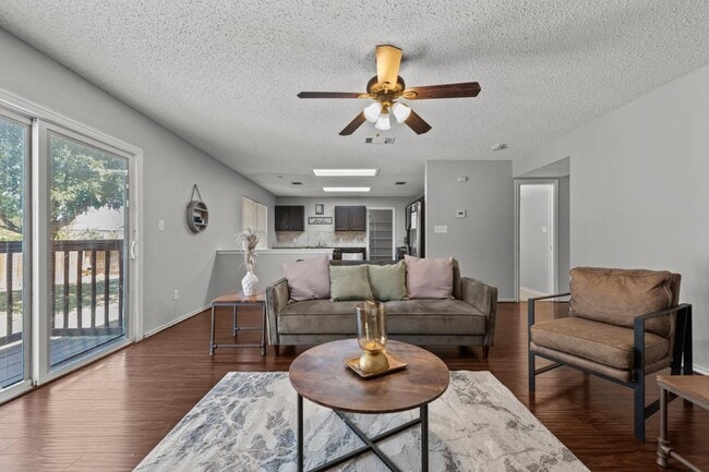 Building Photo - 7900 Rosenberry Dr