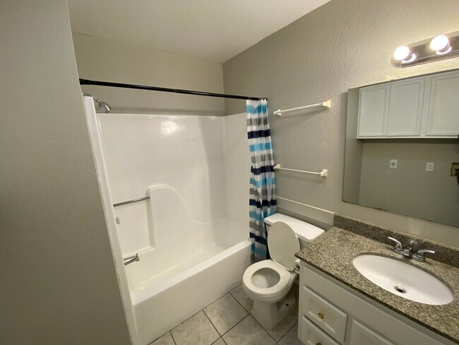 Foto del edificio - 831 W Madison St