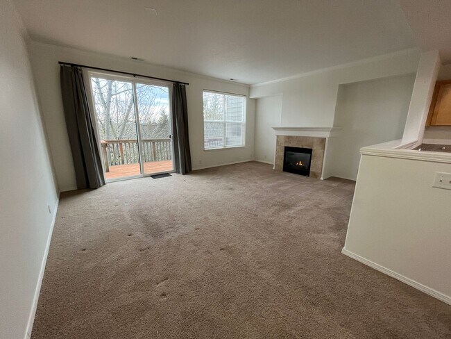 Building Photo - **$500 OFF FIRST FULL MONTH'S RENT** Charm...