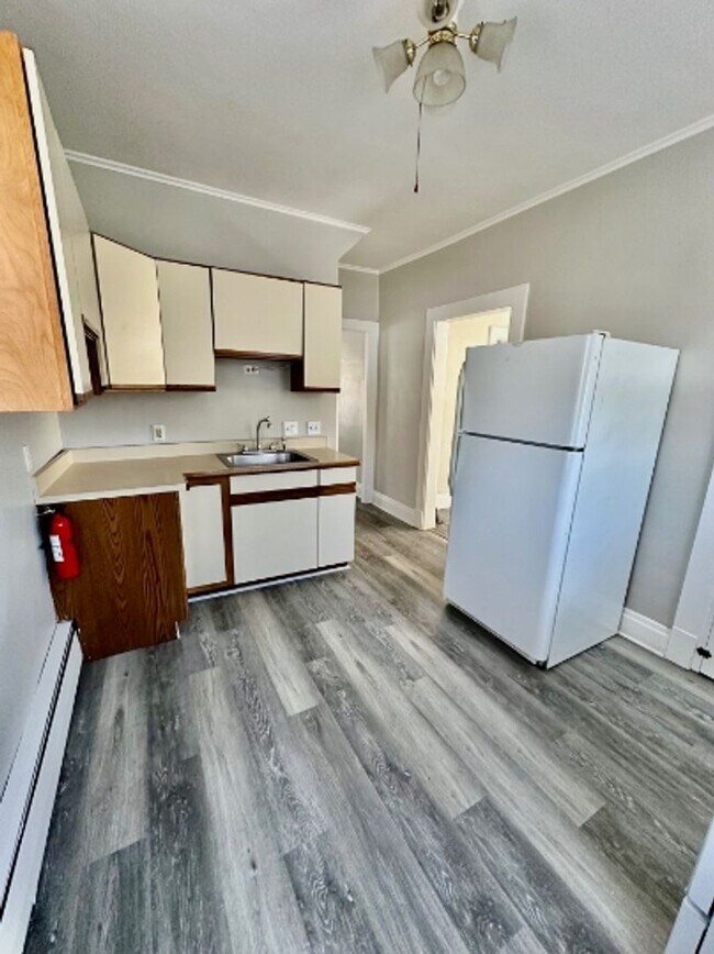 Foto del edificio - 3 Bedroom/ 1 Bath Single Family Home Greensburg, PA