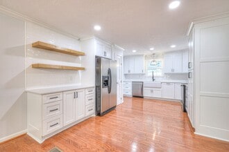 Building Photo - 673 Rampart Ln