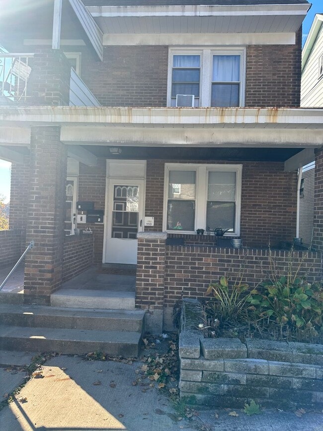 Building Photo - 110 Madeline St