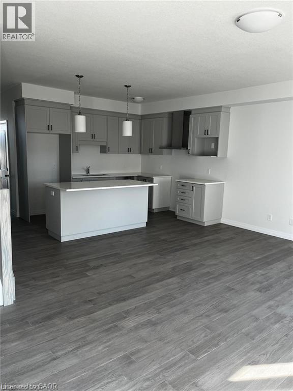 Building Photo - 8 Sandstone St