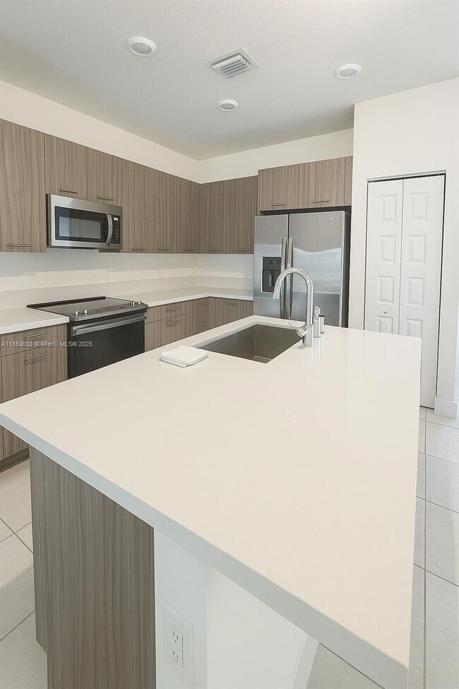 Foto del edificio - 4670 NW 84th Ave