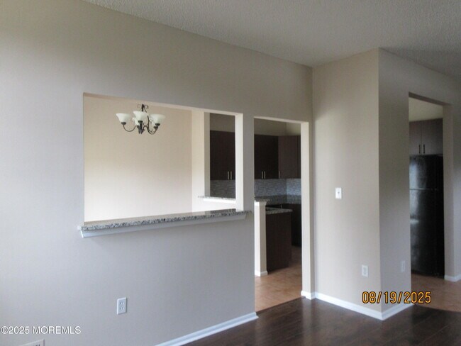 Foto del edificio - 29 Longbrook Ln