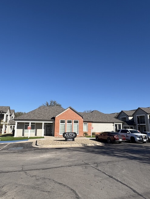 Building Photo - Big Spring Ranch