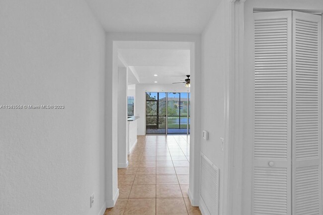 Foto del edificio - 8231 NW 127th Ln