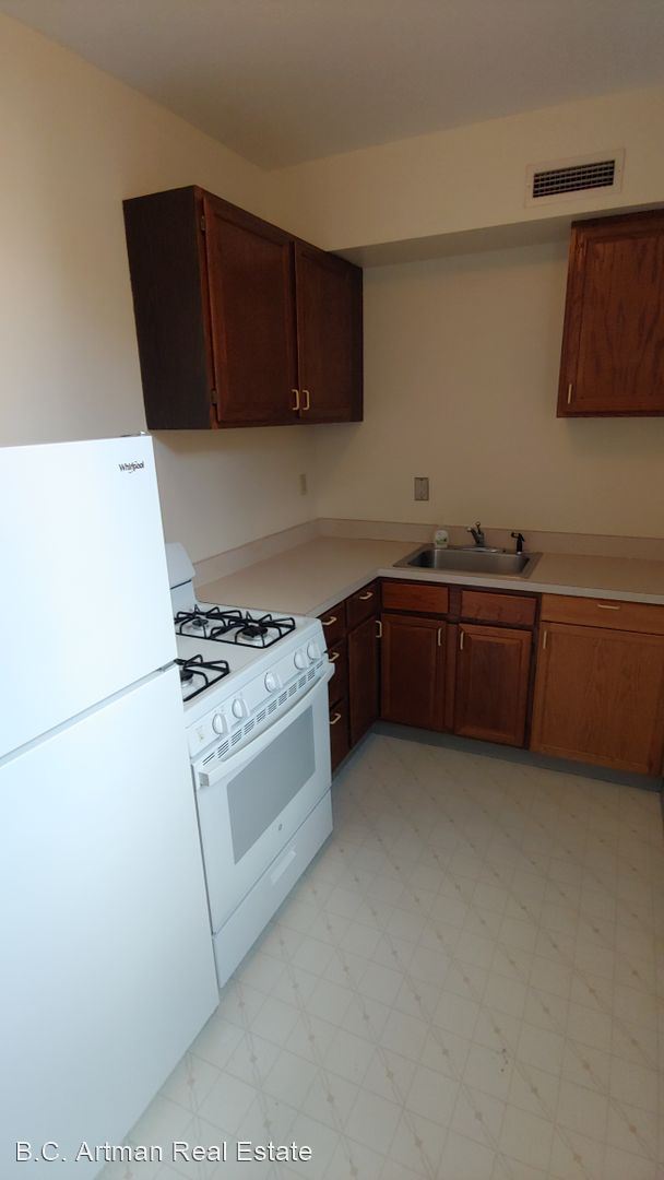 Foto del edificio - 1 br, 1 bath House - 1436 Potomac Avenue A...