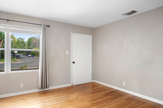 Building Photo - 16026 Valerio St