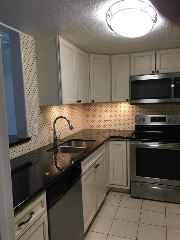 Foto del edificio - 14715 Barryknoll Ln