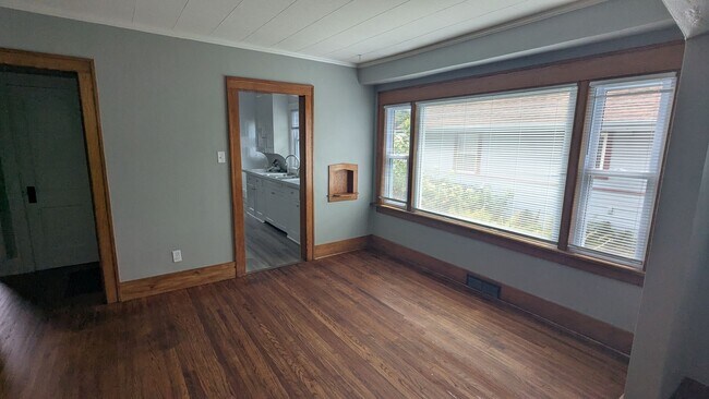 Foto del edificio - 817 Western Ave