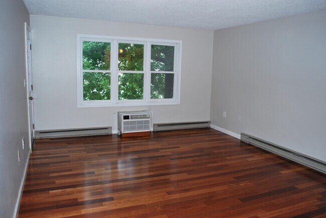 Foto del edificio - 14 Turnbuckle Ln