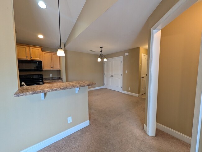 Foto del edificio - 102 Capstone Dr